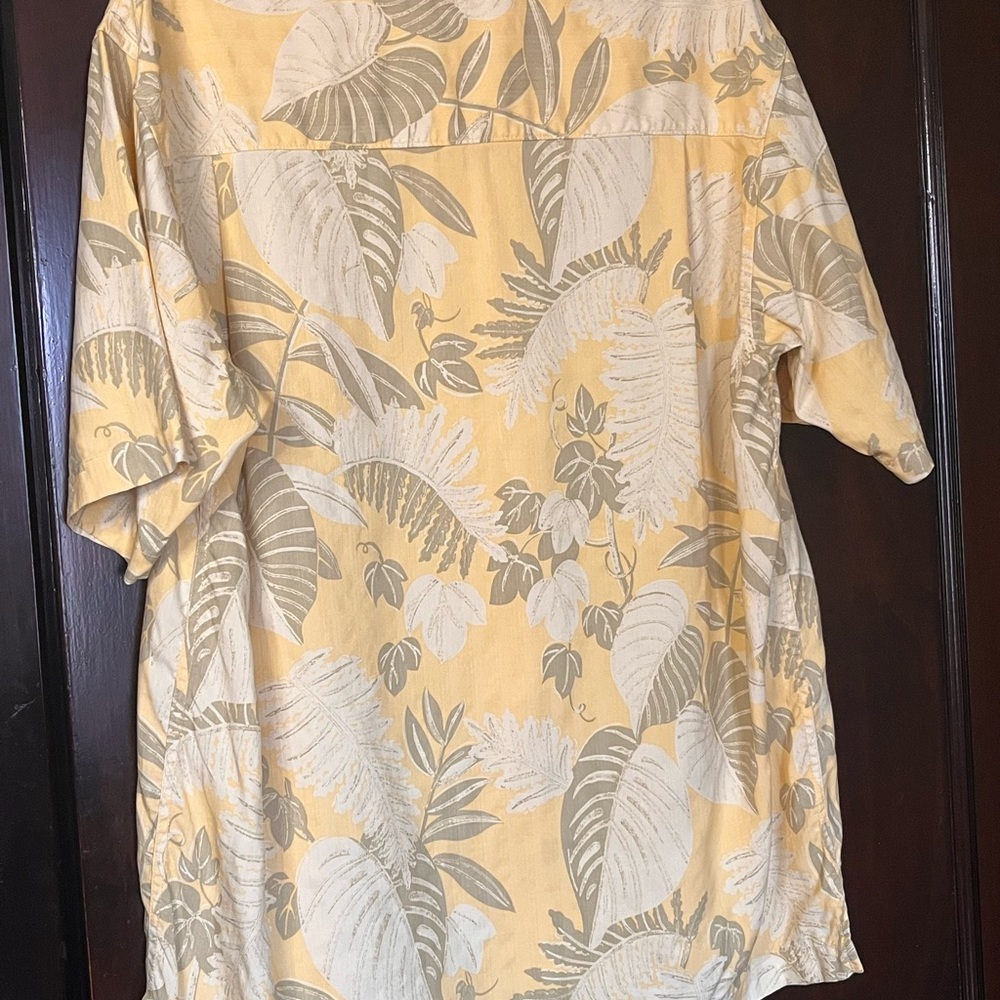 Tommy Bahama 100% Silk Embroidered Tropical Leaf Shirt - Picture 5 of 13